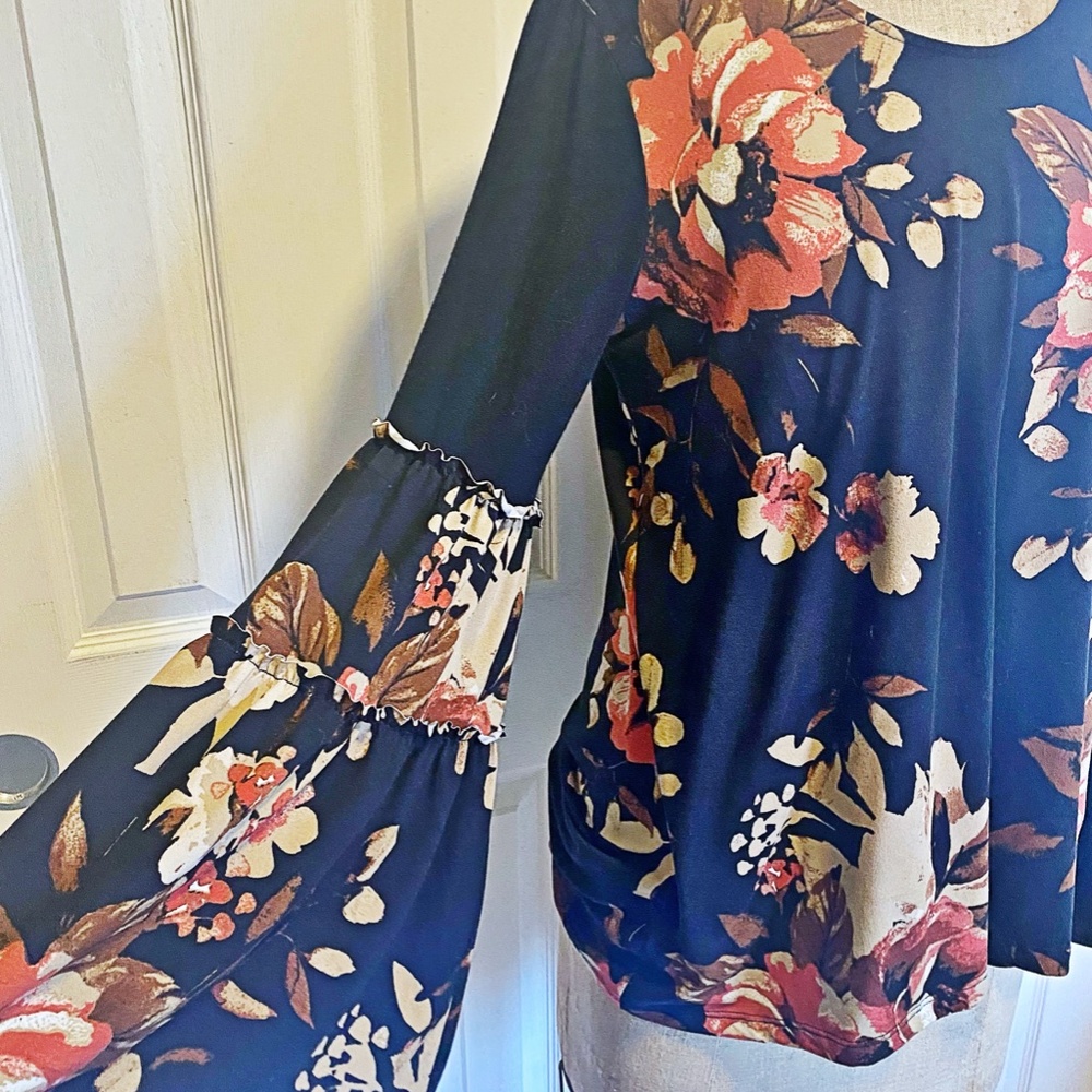 NEW! Lightweight Altar'd State Floral Top Long Flowy Bell Sleeve Ruffles Black